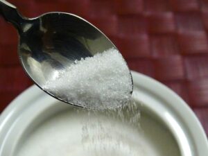 cuántas cucharadas son 100 gramos de azúcar